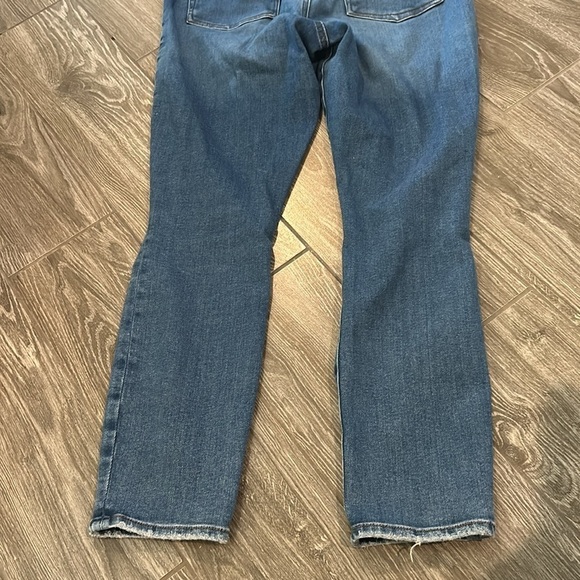 EUC Good American Good Legs High Rise Crop Distressed Size 12/31 style GLCNF73IT - Picture 8 of 10